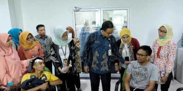 Anies Bersyukur Tiga Petugas Ambulans yang Sempat Ditahan Polda Sudah Pulang