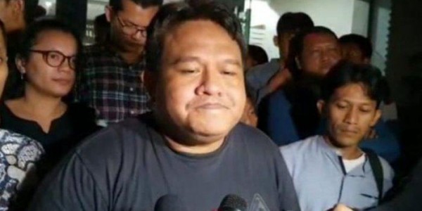 AJI Desak Polisi Segera Bebaskan Dandhy Laksono