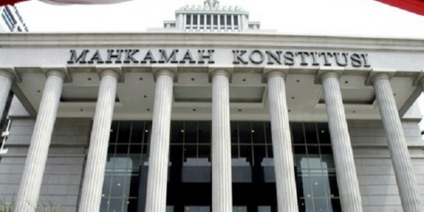 Belum Teken Jokowi, MK Nilai Permohonan Uji UU KPK Prematur