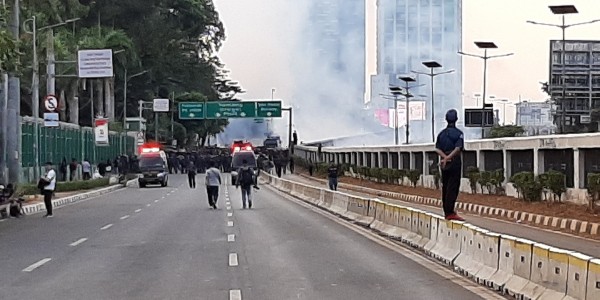 Tangkap Demonstran, Polisi: Jangan Ada yang Mukul Ya