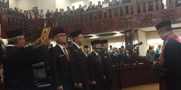 Resmi Dilantik, Pimpinan DPRD Kota Bekasi Siap Jaga Amanah Rakyat