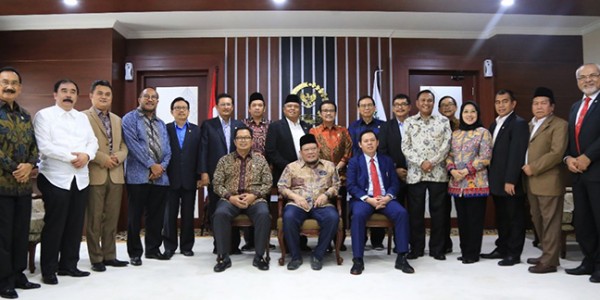 Ketua DPD RI resmikan Forum Pimpinan Daerah Purna Bhakti Anggota DPD RI Periode 2019-2024.