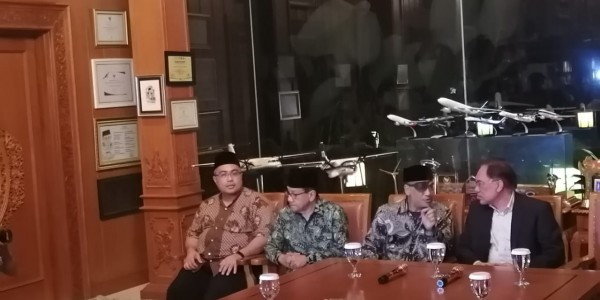 Anwar Ibrahim Dipastikan Tak Hadiri Pelantikan Jokowi
