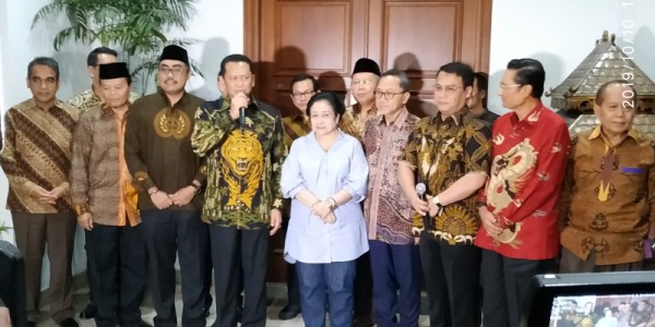 Pimpinan MPR Bahas Usulan Amandemen Terbatas NRI 1945 Dengan Presiden Ke 5 RI