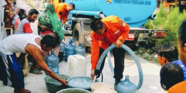 Pabuaran Dilanda Kekeringan, BPBD Subang Distribusikan Air Bersih