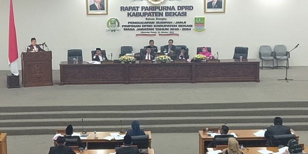 Usai Disumpah, Aria Harapkan Anggota DPRD Solid