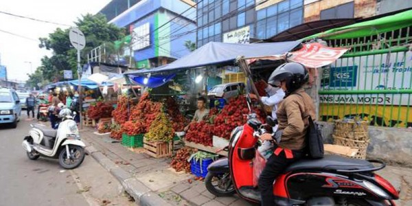 Pemkot Jaktim Siapkan Trotoar untuk PKL