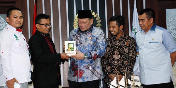 Ketua DPD RI Lanyala Mahmud Mattalitti  Minta Generasi Muda Ikut Dorong Percepatan Pembangunan