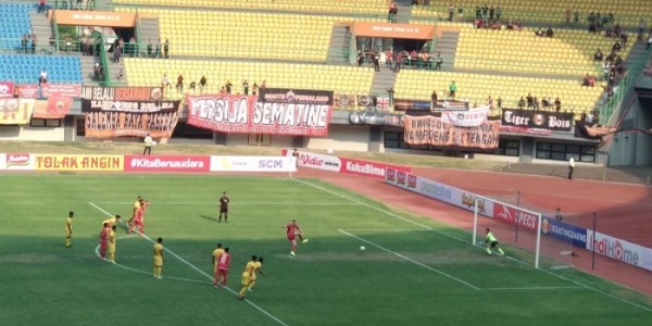 Persija Dikalahkan Semen Padang 1-2