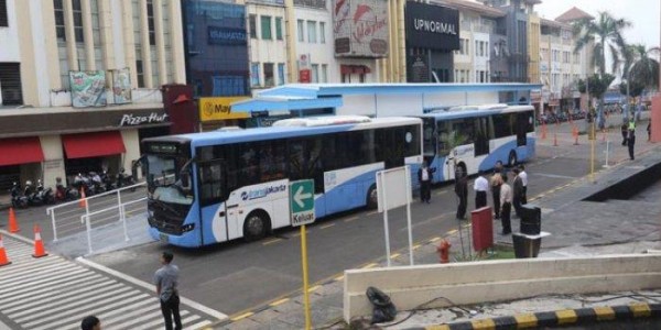 Demo Mahasiswa, TransJakarta Alihkan Rute Tak Lewat Depan DPR