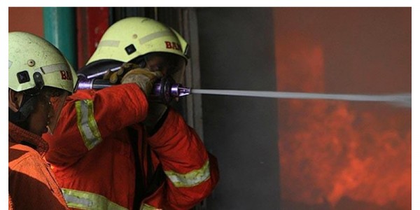 Kebakaran di Bidaracina, 22 Unit Mobil Damkar Dikerahkan