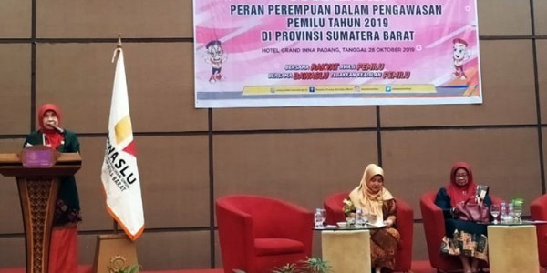 Anggota DPD RI Hj. Emma Yohanna   : Peran Perempuan dalam Demokrasi Perlu Dimaksimalkan