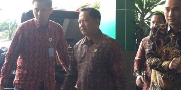 Mendagri Temui Menkopolhukam Lapor Situasi Papua