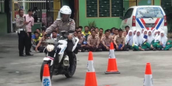 Gelar Safety Riding, Polres Sergai Datangi Sekolah-Sekolah