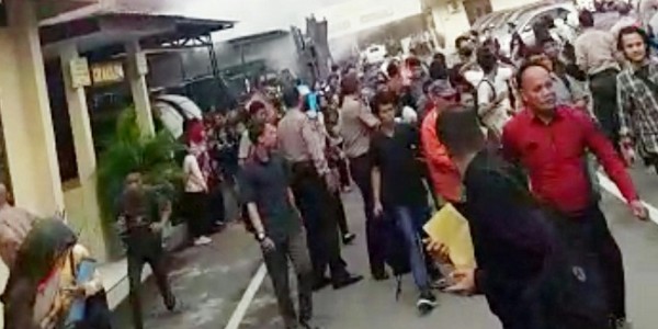 Bom Bunuh Diri Di Polrestabes Medan  Pelaku Meninggal 2 Polisi Terluka