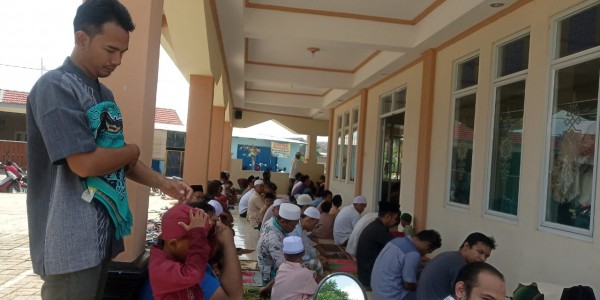 Membludak Jama'ah Masjid Abu bakar Ash-Shiddiq Sholat Jum'at 