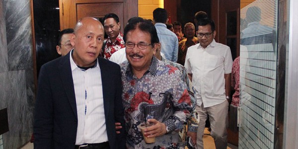 Berbincang Serius