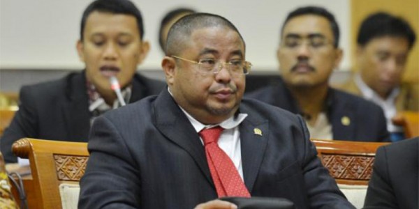 Hina Presiden Langsung Diciduk, Kok Penghina Rasulullah Dibiarkan!