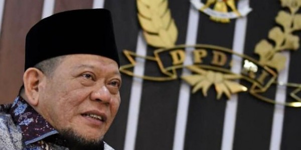 Ketua DPD RI Lanyala Mahmud Mattalitti : Sosialisasi Kebangsaan Di Pesantren Al-Falah, Tak Relevan Pertentangkan Pancasila Dengan Islam