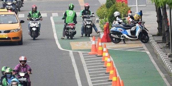 Melintas di Atas Jalur Sepeda, 35 Pengendara Motor Ditilang