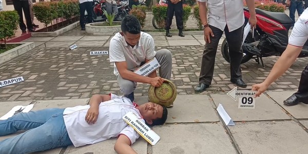Sat Reskrim Polres Tebing Tinggi Gelar Rekontruksi Pembunuhan Guru SD dengan 26 Adegan 