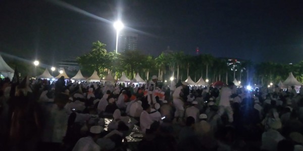 Munajat Reuni 212 Maulid Nabi Muhammad SAW Akbar 2019 di Monas