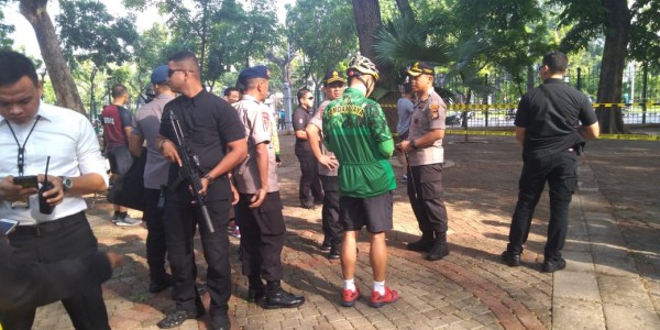 Ledakan Di Dalam Taman Monas
