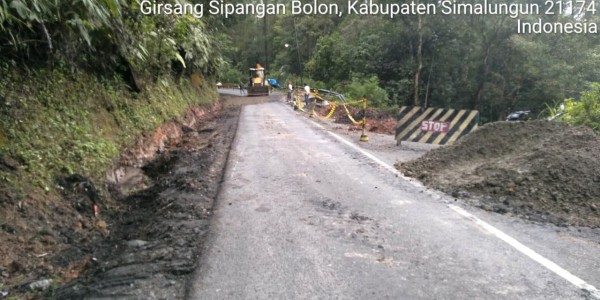 Bahu Jalan Jalinsum Parapat Yang Amblas Akan Dikeruk Bumi Karsa