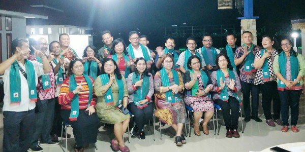 Festival Danau Toba Ke 7  Parapat Tuan Rumah dan Dihibur Joy Tobing Bersama The Boys Trio
