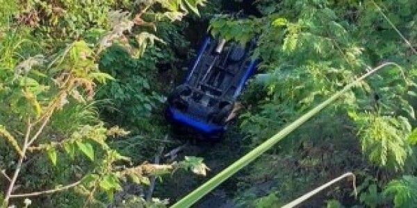 Bus Rombongan Kepala TK Nyungsep Ke Sungai, Lima Orang Tewas