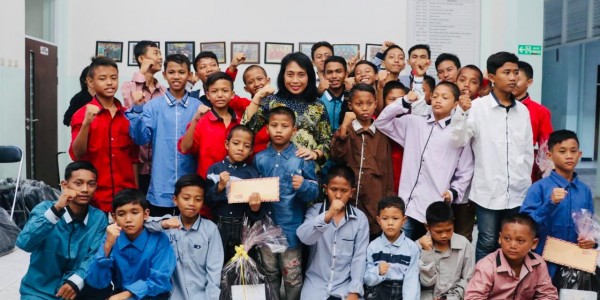 Menteri Bintang Ingatkan Anak-anak KANRI Surabaya Harus Rajin Belajar Gapai Cita-cita