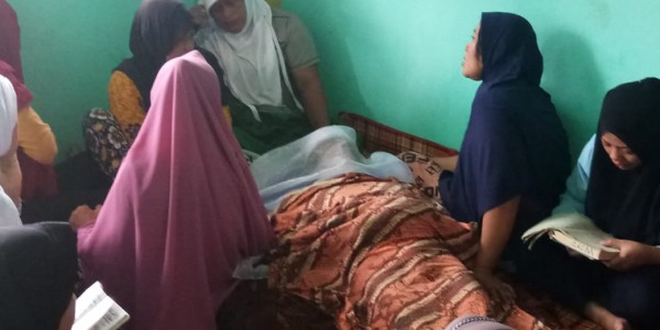 Diduga Penderita Penyakit Ayan,Sunaryo Tewas dengan Kondisi Telungkup didalam Parit.