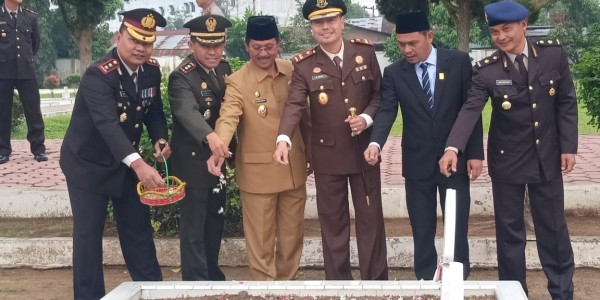 Kapolres Tebing Tinggi Bertindak Sebagai Inspektur Upacara Peringatan Peristiwa 13 Desember