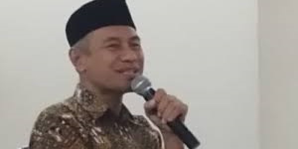 Sembunyi Di Ketiak Pemerintah