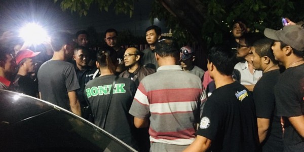 Mangkalnya Driver Gojek & Gocar, Menganggu Pengguna Jalan di Letjend Sutoyo