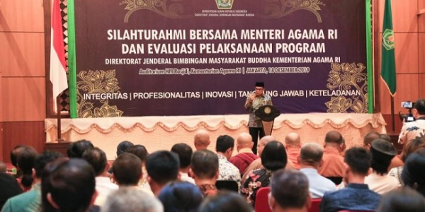 Depan Pemuka Agama Budha, Menag Fachrul Ingatkan Pentingnya Jaga Kedamaian