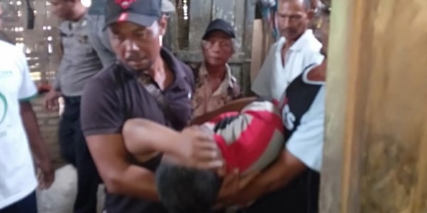 Pakai Tali Nilon, Buruh Bangunan Gantung Diri di Dapur