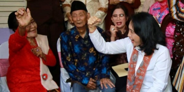 Menteri Bintang Gelar Berbakti Sosial Bareng Penyandang Disabilitas