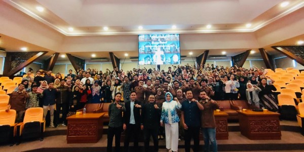 Semnas BEM UWKS, Mengawal Visi Indonesia Maju dengan Mpok Sylvi & BEM Nusantara