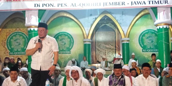 Lanyala Mahmud Mattalitti Ajak Ribuan Jamaah Majukan Daerah
