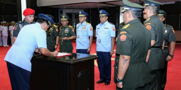 Panglima TNI Pimpin Sertijab Tiga Pejabat di Lingkungan Mabes TNI