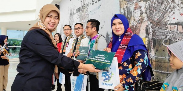 Ganti Tahun, Bandara Syamsudin Noor Suguhkan Kesenian Daerah