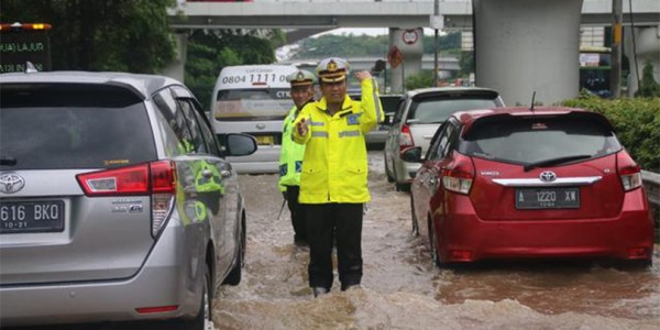Tol Jakarta-Cikampek Masih Terendam Banjir