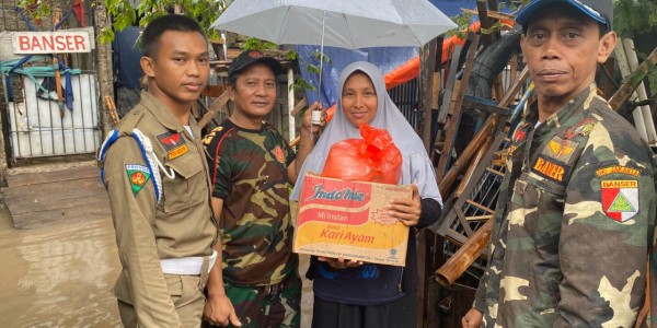 Banser NU Evakuasi Korban Banjir Jabodetabek dan Banten