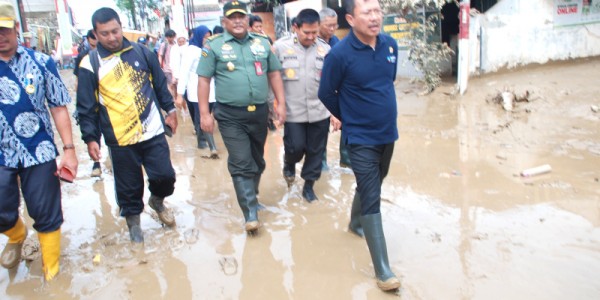 Menkes Tinjau Banjir PGP