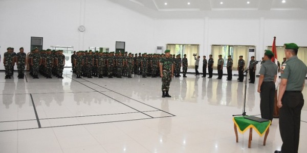 125 Prajurit Baru Korem Bhaskara Jaya Ikut Tradisi Satuan