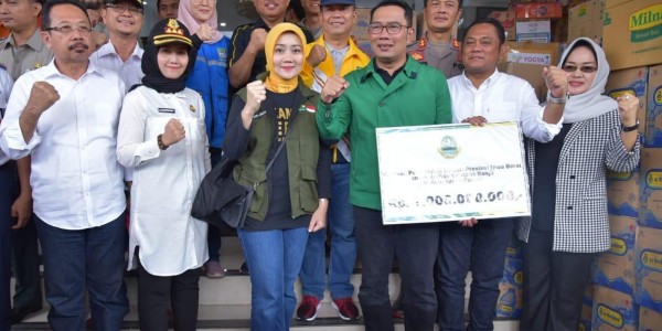 Terima Bantuan Provinsi Jabar, Bupati Bekasi Minta Dibuatkan Jembatan di Tamsel
