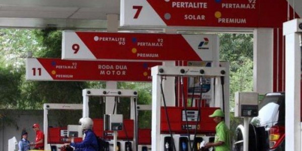 Pertamina turunkan Harga Pertamax