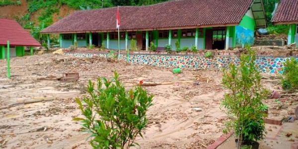 12 Daerah Tetapkan Status Tanggap Darurat Banjir dan Longsor