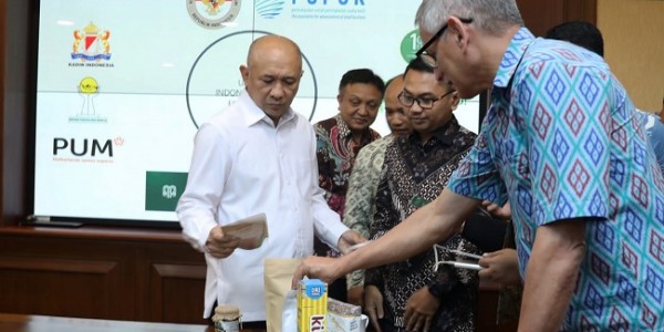 Kemenkop Bersama PUPUK  Kembangkan UKM Berbasis Lingkungan